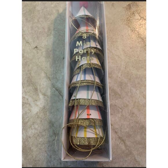 8 Mini Party Hats - Picture 3 of 3